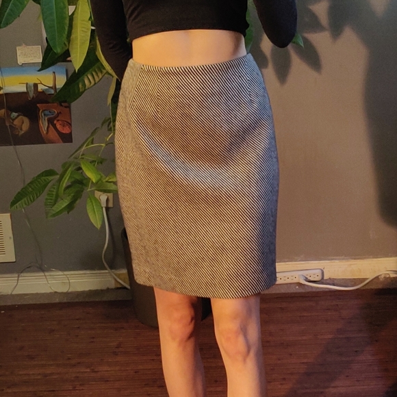 Vintage Holt Renfrew Wool Pencil Skirt - Picture 4 of 9